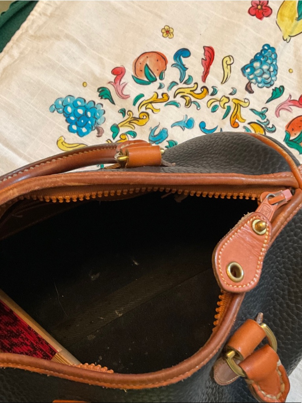Vintage Dooney and Burke Black Pebbled All Weather with Tan trimmings - Picture 7 of 13